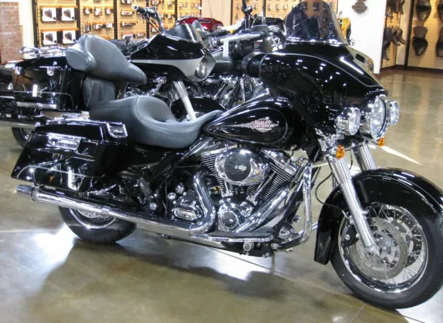 2009 Harley-Davidson Ultra Classic Electra Glide 1584 (FLHTCU)